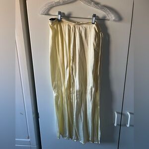 Zara Elegant baby yellow flowy skirt